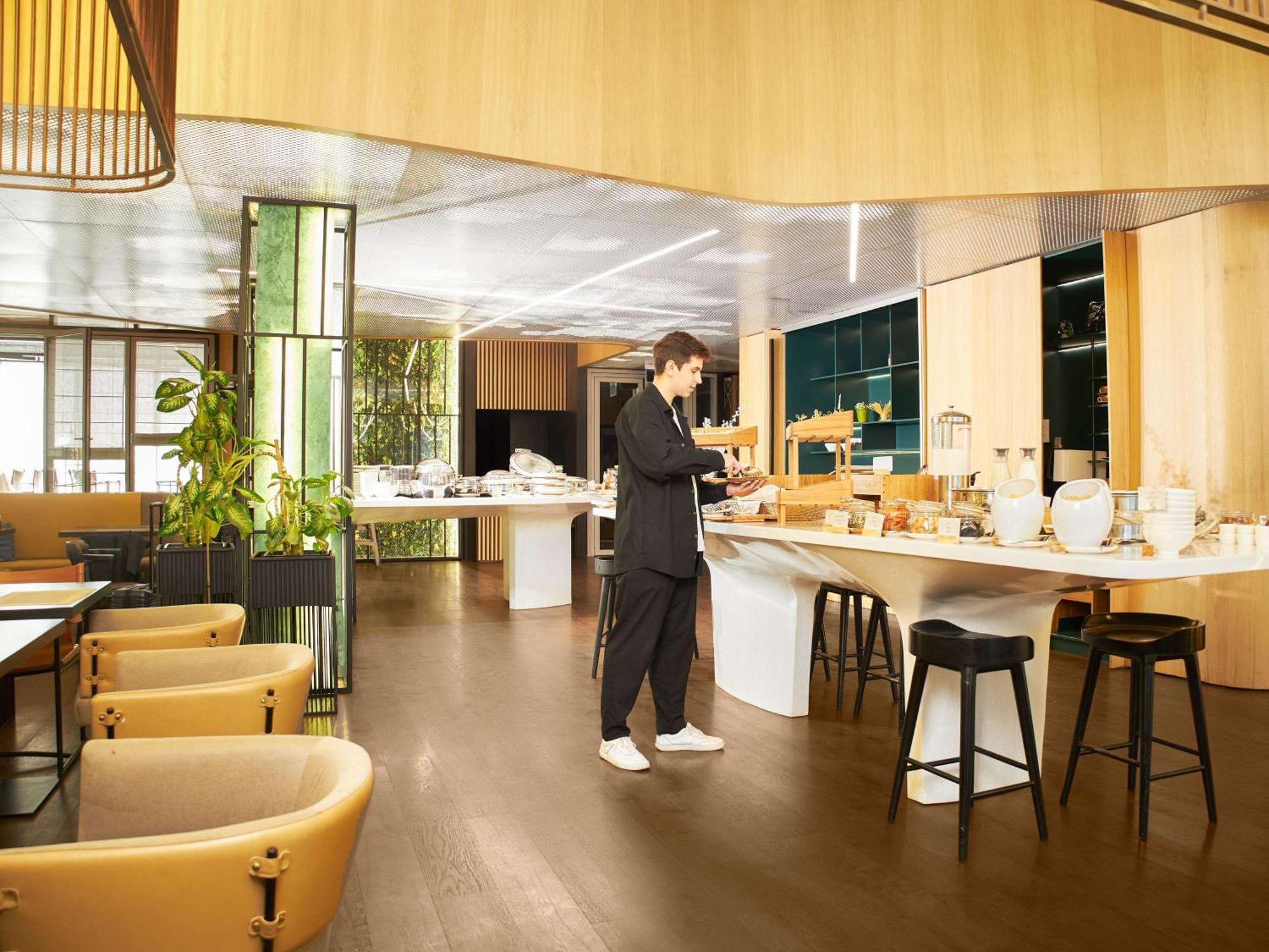 Novotel Living Almaty Jetisu Exterior foto
